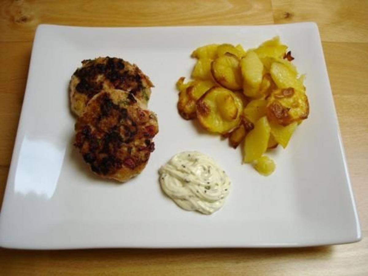 Fischfrikadellen mit Remoulade und Bratkartoffeln - Rezept By
princess-tanja