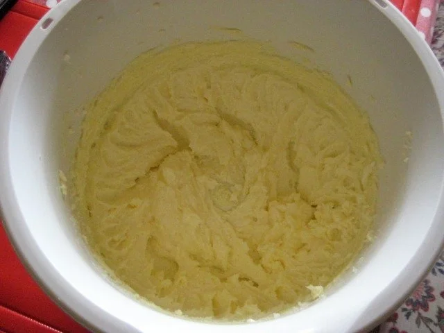 Rezept: Rührkuchen mit Rum - Sultaninen Bild Nr. 4 Rührkuchen mit Rum - Sultaninen - Rezept - Bild Nr. 4