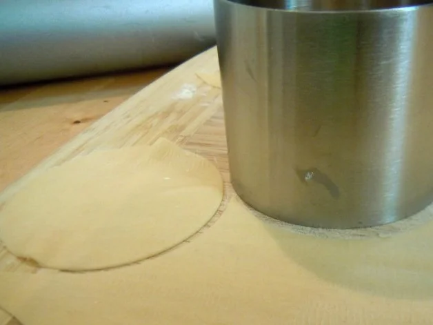 Tortelloni mit Pfifferlingsfüllung und Salbeibutter - Rezept - Bild Nr. 6