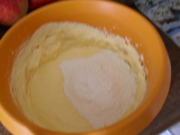 Rezept: Apfelkuchen "Wiener Art" zum Geburtstag für`s "Rosinenschneckele" Bild Nr. 4 Apfelkuchen "Wiener Art" zum Geburtstag für`s "Rosinenschneckele" - Rezept - Bild Nr. 4