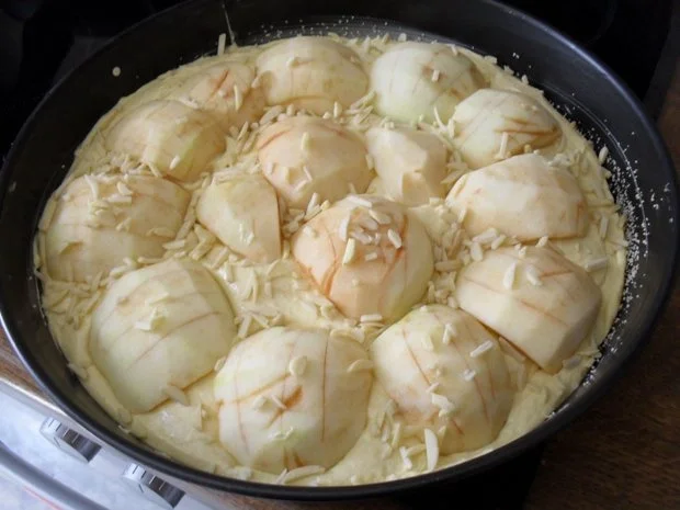 Rezept: Apfelkuchen "Wiener Art" zum Geburtstag für`s "Rosinenschneckele" Bild Nr. 5 Apfelkuchen "Wiener Art" zum Geburtstag für`s "Rosinenschneckele" - Rezept - Bild Nr. 5