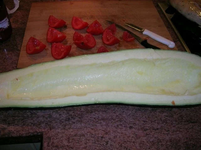 Rezept: XXXL-Zucchini, ( 1 1/2 kg) gefüllt mit Lammhack und überbacken mit Ziegenkäse Bild Nr. 6 XXXL-Zucchini, ( 1 1/2 kg) gefüllt mit Lammhack und überbacken mit Ziegenkäse - Rezept - Bild Nr. 6