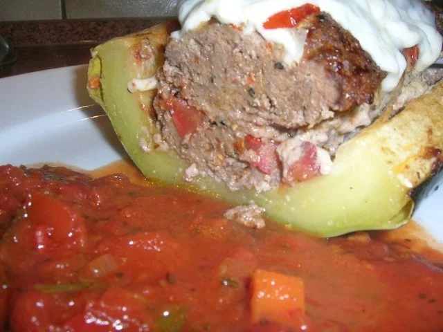 Rezept: XXXL-Zucchini, ( 1 1/2 kg) gefüllt mit Lammhack und überbacken mit Ziegenkäse Bild Nr. 13 XXXL-Zucchini, ( 1 1/2 kg) gefüllt mit Lammhack und überbacken mit Ziegenkäse - Rezept - Bild Nr. 13