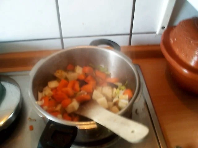 Rezept: Schweinelachsbraten in Rotweinsosse mit Schwarzwurzelgemüse und Klößen Bild Nr. 3 Schweinelachsbraten in Rotweinsosse mit Schwarzwurzelgemüse und Klößen - Rezept - Bild Nr. 3