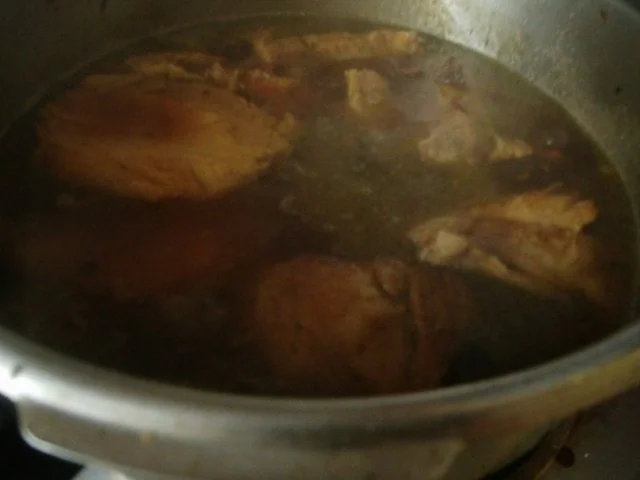 Rezept: Schweinelachsbraten in Rotweinsosse mit Schwarzwurzelgemüse und Klößen Bild Nr. 5 Schweinelachsbraten in Rotweinsosse mit Schwarzwurzelgemüse und Klößen - Rezept - Bild Nr. 5