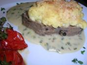Rezept: Falsches Ochsenfilet mit Kartoffel-Meerettich-Kruste und Schnittlauchsauce (Hausmannskost) Falsches Ochsenfilet mit Kartoffel-Meerettich-Kruste und Schnittlauchsauce (Hausmannskost) - Rezept