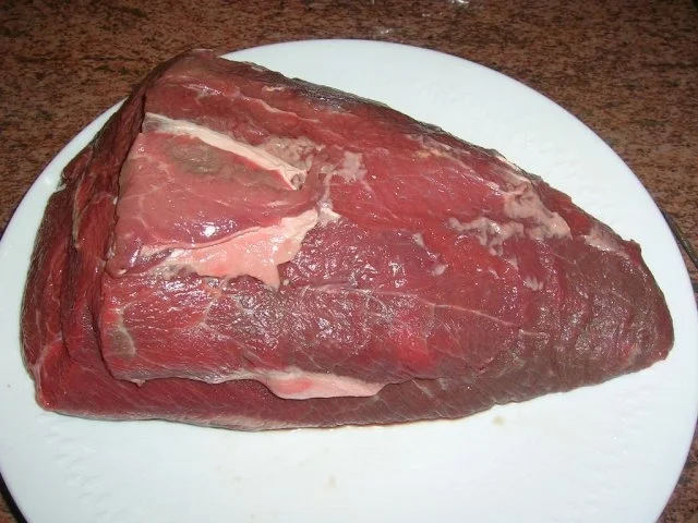 Rezept: Falsches Ochsenfilet mit Kartoffel-Meerettich-Kruste und Schnittlauchsauce (Hausmannskost) Bild Nr. 4 Falsches Ochsenfilet mit Kartoffel-Meerettich-Kruste und Schnittlauchsauce (Hausmannskost) - Rezept - Bild Nr. 4