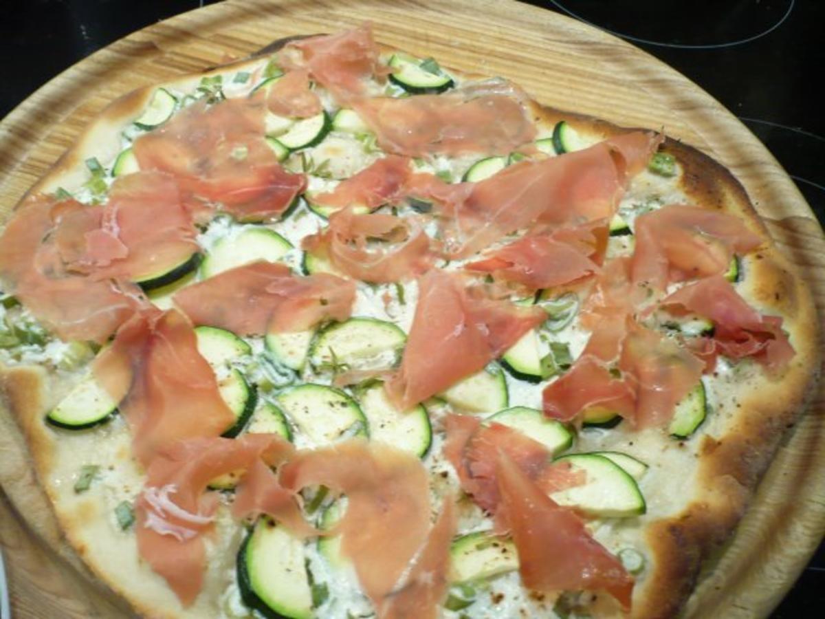 Flammkuchen mediterran - Rezept mit Bild - kochbar.de