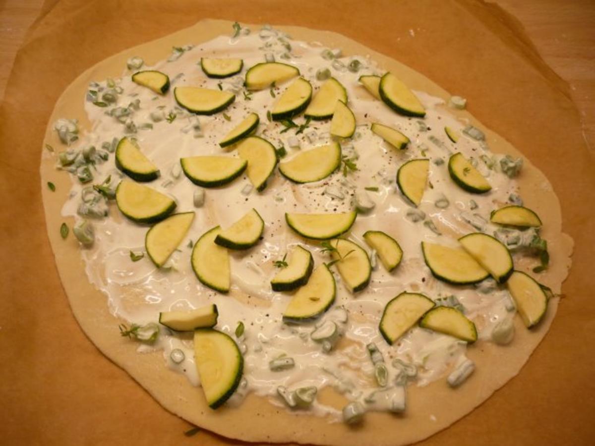 Flammkuchen mediterran - Rezept mit Bild - kochbar.de