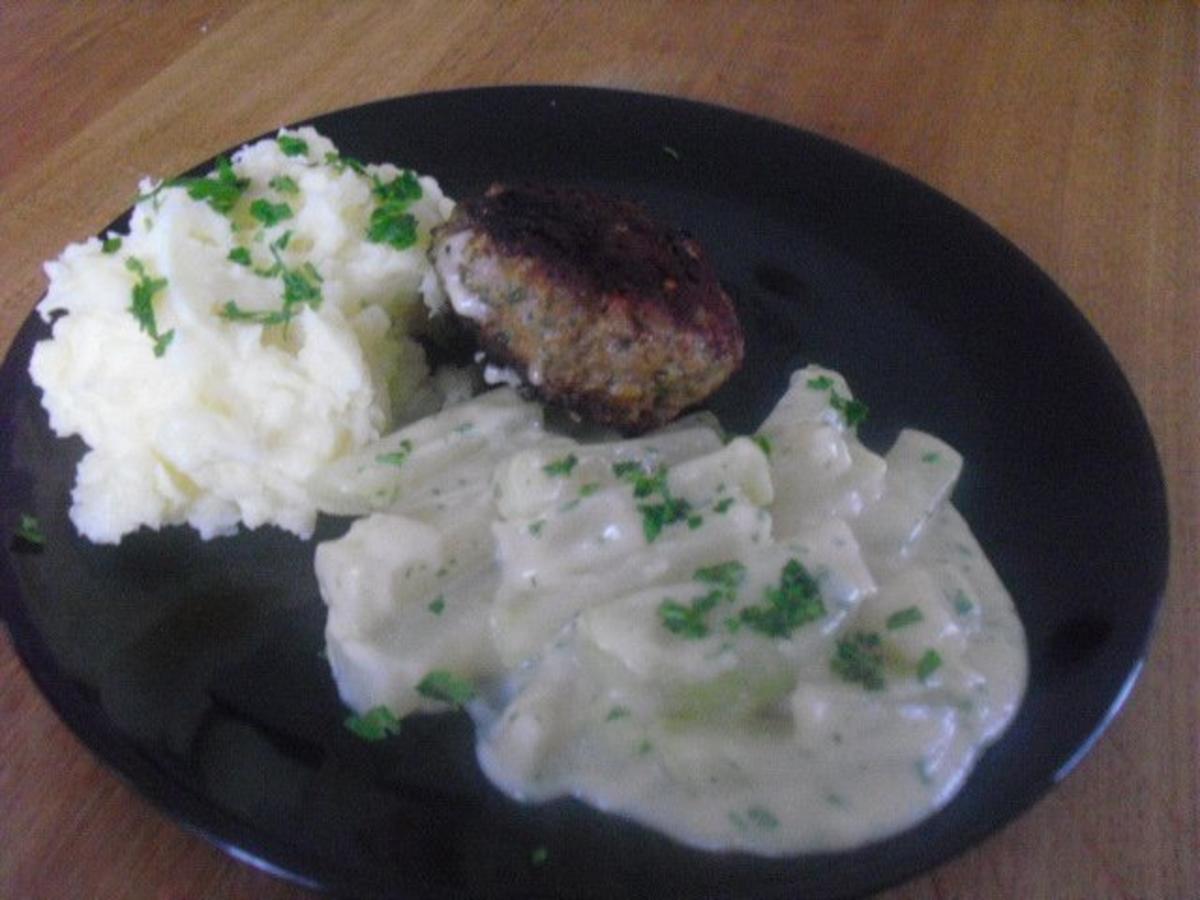 Frikadellen mit Kohlrabi und Stampfkartoffeln - Rezept - kochbar.de