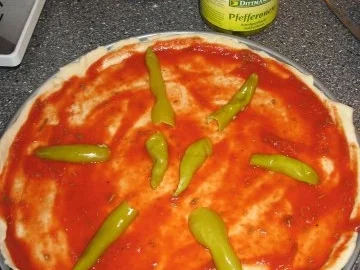 Rezept: Pizza Mista (scharf) Vegetarisch mit Champignons & Peperonis Bild Nr. 4 Pizza Mista (scharf) Vegetarisch mit Champignons & Peperonis - Rezept - Bild Nr. 4