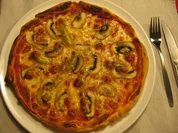 Pizza Mista (scharf) Vegetarisch mit Champignons & Peperonis - Rezept