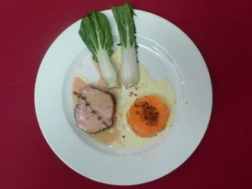 Milchkalbskarree mit Pak-Choi-Gemüse und Gratin von Süßkartoffeln polnische Art - Rezept