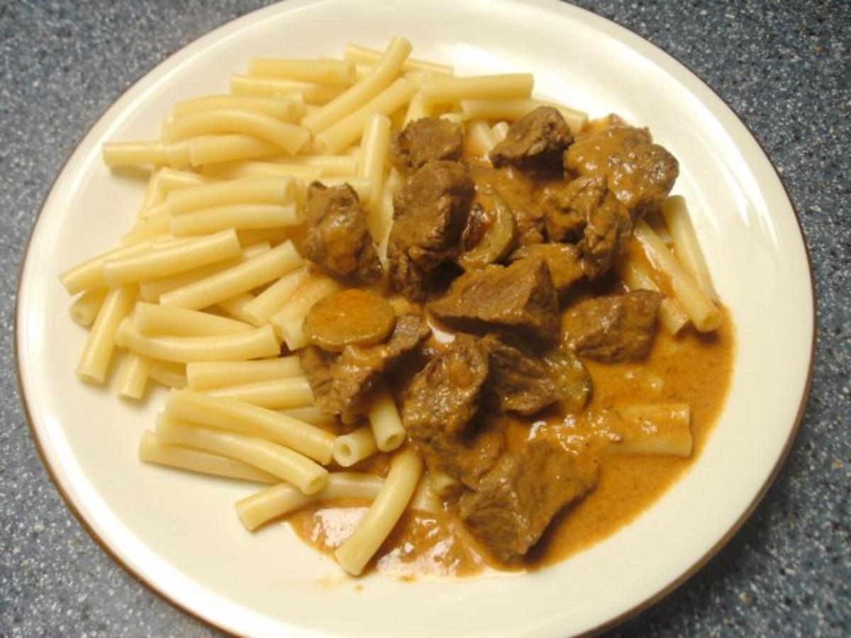 Rindergulasch&amp;quot; Stroganoff &amp;quot; - Rezept mit Bild - kochbar.de