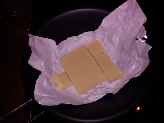 Weisse Schokoladentorte mit Himbeerpürree (für 20 cm Springform) - Rezept - Bild Nr. 2