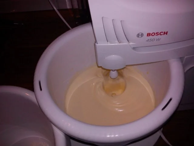 Weisse Schokoladentorte mit Himbeerpürree (für 20 cm Springform) - Rezept - Bild Nr. 3