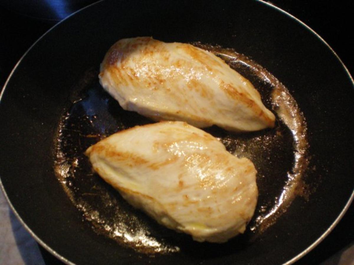 Gebratene Hähnchenbrust mit Gebratenen Paprikastreifen - Rezept - Bild Nr. 2