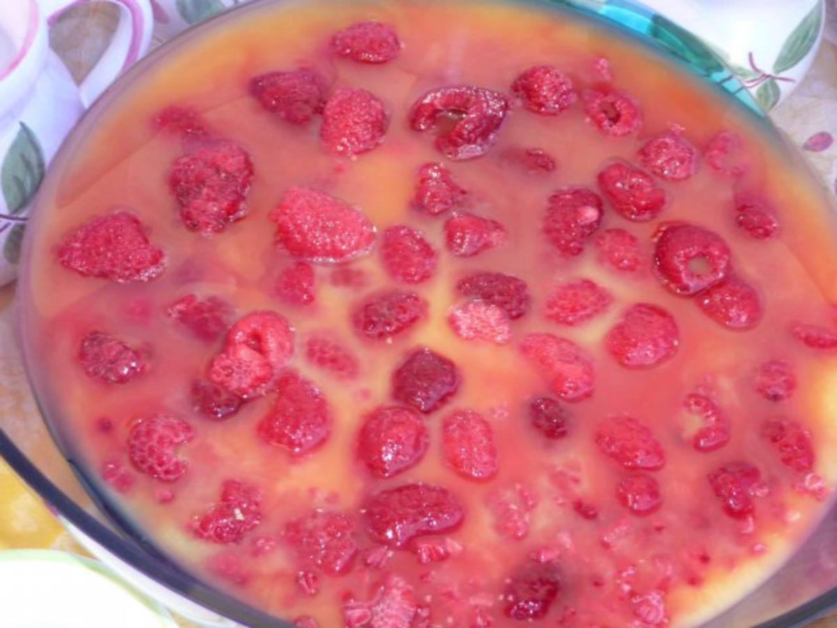 Kinderbowle mit Himbeeren tiefgefroren und Orangensaft mit
Fruchtfleisch - Rezept Eingereicht von cleo64