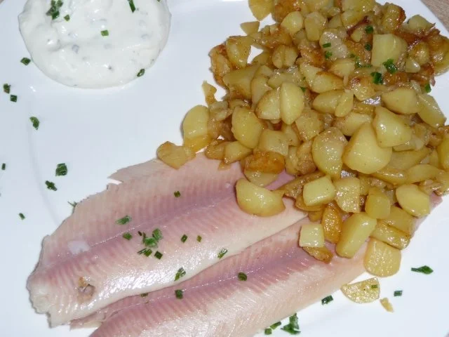 Schmorkartoffeln mit Forellenfilet - Rezept