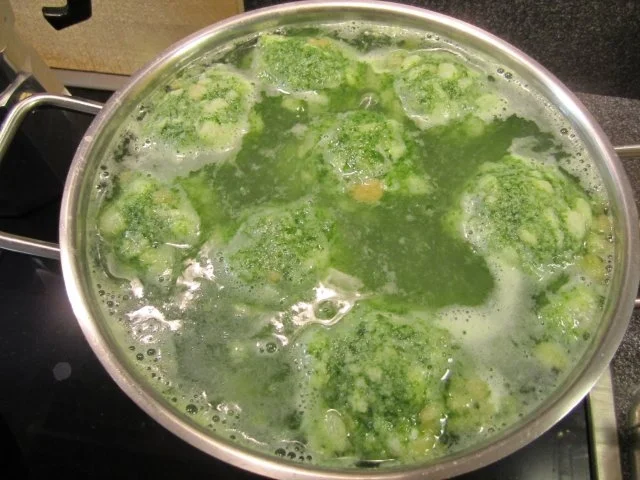 Spinatknödel nach Hirtenart - Rezept - Bild Nr. 2