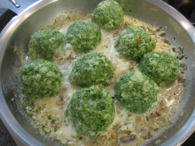 Spinatknödel nach Hirtenart - Rezept - Bild Nr. 4