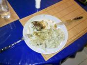 Geflügel: Hähnchenbrustfilet mit Trüffelsoße und Bärlauchnudeln - Rezept