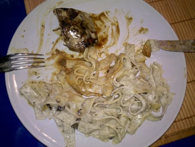 Geflügel: Hähnchenbrustfilet mit Trüffelsoße und Bärlauchnudeln - Rezept - Bild Nr. 4