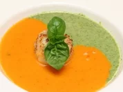 Paprikacremesuppe, Rucolacremesuppe und Jakobsmuscheln - Rezept