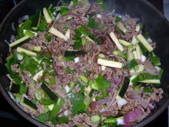 Rezept: Hack : Nudelpfanne mit Hack und Gemüse Bild Nr. 5 Hack : Nudelpfanne mit Hack und Gemüse - Rezept - Bild Nr. 5