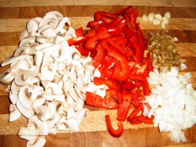 Rezept: Hähnchenbrust mit Paprika-Champignon-Olivensoße Bild Nr. 4 Hähnchenbrust mit Paprika-Champignon-Olivensoße - Rezept - Bild Nr. 4
