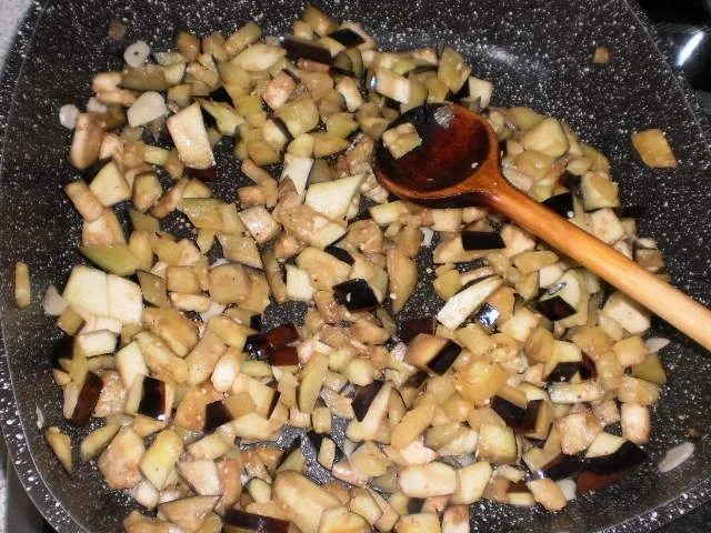 Rezept: Hähnchenkeulen mit gefüllten Nudeln an Gemüsemischung Bild Nr. 12 Hähnchenkeulen mit gefüllten Nudeln an Gemüsemischung - Rezept - Bild Nr. 12