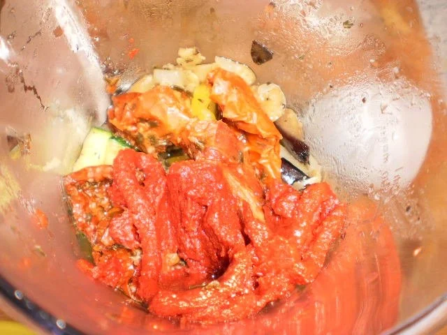 Rezept: Hähnchenkeulen mit gefüllten Nudeln an Gemüsemischung Bild Nr. 17 Hähnchenkeulen mit gefüllten Nudeln an Gemüsemischung - Rezept - Bild Nr. 17