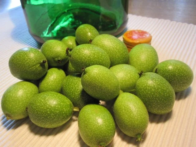 Walnuss-Likör in drei (vier) Schritten ... - Rezept - Bild Nr. 2