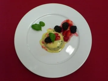 Rezept: Semifreddo al basilico an frischen Früchten Bild Nr. 9 Semifreddo al basilico an frischen Früchten - Rezept - Bild Nr. 9