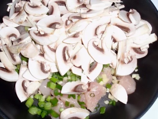 Rezept: Fruchtiges Curry-Hühnchen mit Currynudeln Bild Nr. 4 Fruchtiges Curry-Hühnchen mit Currynudeln - Rezept - Bild Nr. 4