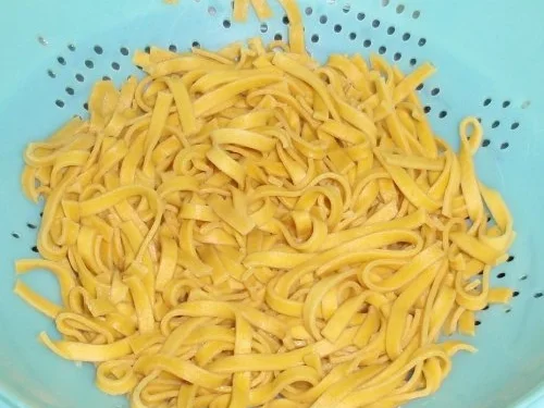 Rezept: Fruchtiges Curry-Hühnchen mit Currynudeln Bild Nr. 9 Fruchtiges Curry-Hühnchen mit Currynudeln - Rezept - Bild Nr. 9