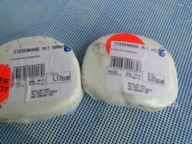 Rezept: Hähnchenbrustfiltlets mit Ziegenkäse gefüllt und gerollt NT in einer Obst-Currysauce NT Bild Nr. 3 Hähnchenbrustfiltlets mit Ziegenkäse gefüllt und gerollt NT in einer Obst-Currysauce NT - Rezept - Bild Nr. 3