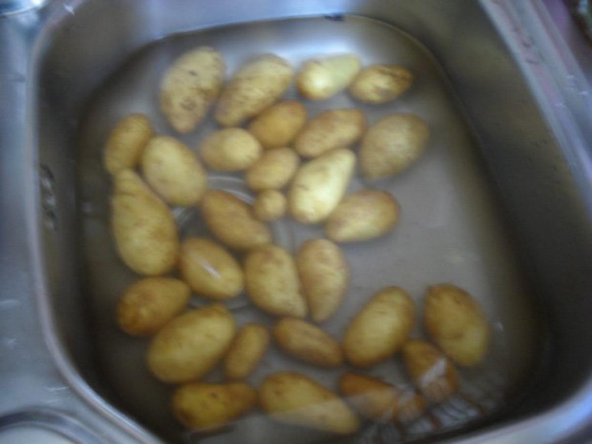 Kartoffelspalten aus dem Backofen - Mann war das ein Gebuckel .. grins - Rezept - Bild Nr. 2
