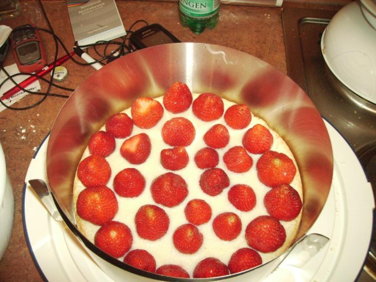 Erdbeer-Sahnetorte - Rezept - Bild Nr. 3