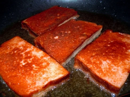 Gebratener Leberkäse mit Champignon-Senf-Sauce und scharfen Kartoffeln - Rezept - Bild Nr. 5
