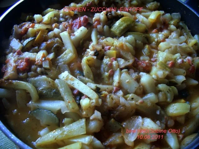 GURKEN  -  ZUCCHINI  -  EINTOPF - Rezept