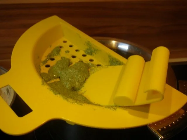 Spinat-Spätzle mit Schinken-Kräuter-Sauce - Rezept - Bild Nr. 7