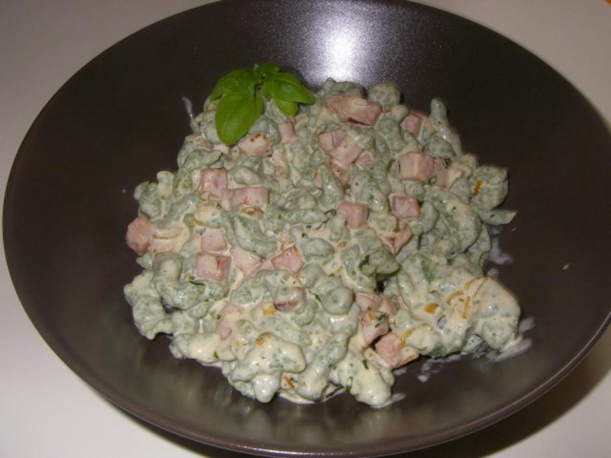 Spinat Spätzle mit Schinken Kräuter Sauce - schnell &amp; einfach - von ...