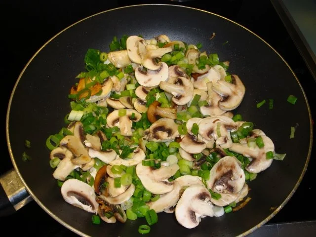 Zuccini- Paprika- Champignon Pfännchen überbacken mit Mozzarella - Rezept - Bild Nr. 3