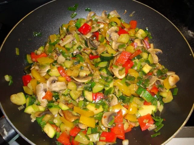 Zuccini- Paprika- Champignon Pfännchen überbacken mit Mozzarella - Rezept - Bild Nr. 4