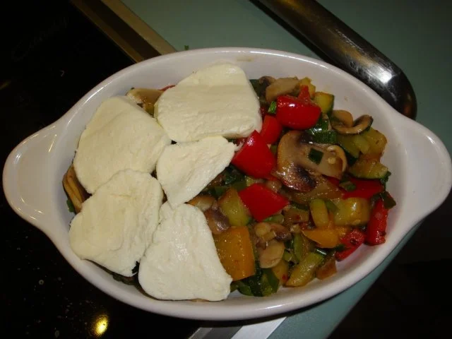 Zuccini- Paprika- Champignon Pfännchen überbacken mit Mozzarella - Rezept - Bild Nr. 5