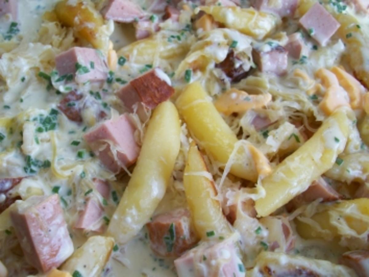 Leberkäse-Auflauf mit Kraut und Schupfnudeln - Rezept - kochbar.de