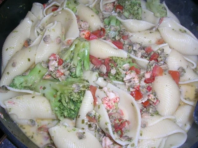 Conchiglie mit Venusmuscheln, Flusskrebsen und Broccoliröschen - Rezept - Bild Nr. 6