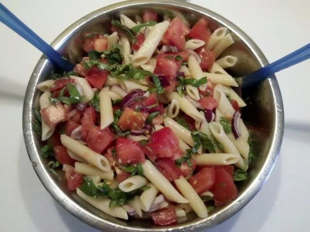 Vegetarisch: Chilli-Bratlinge mit Tomaten-Eier-Nudelsalat - Rezept - Bild Nr. 5