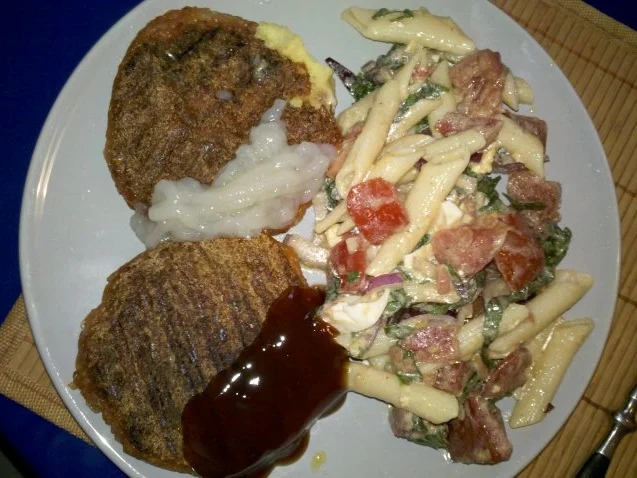 Vegetarisch: Chilli-Bratlinge mit Tomaten-Eier-Nudelsalat - Rezept - Bild Nr. 10